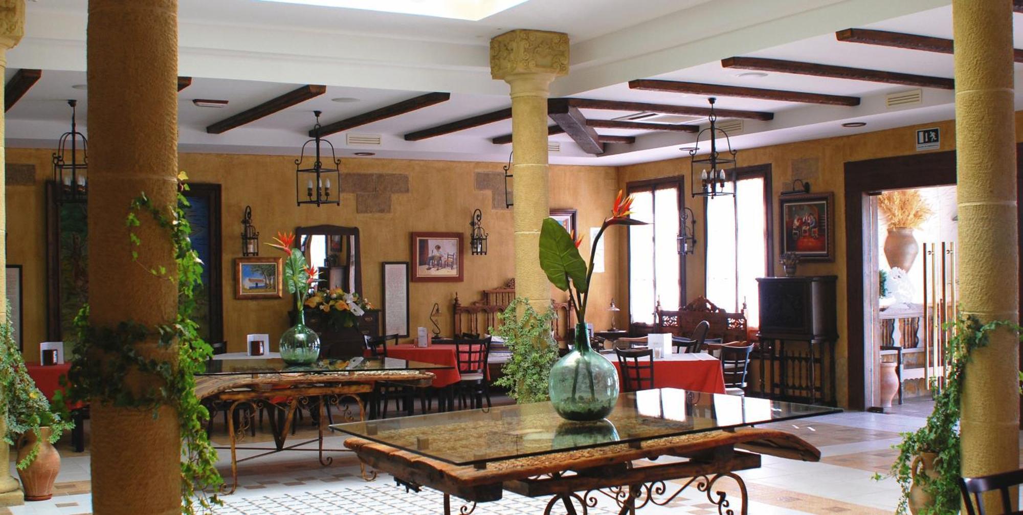 Hotel Encinar Bungalows-Restaurante Педро-Муньос Экстерьер фото